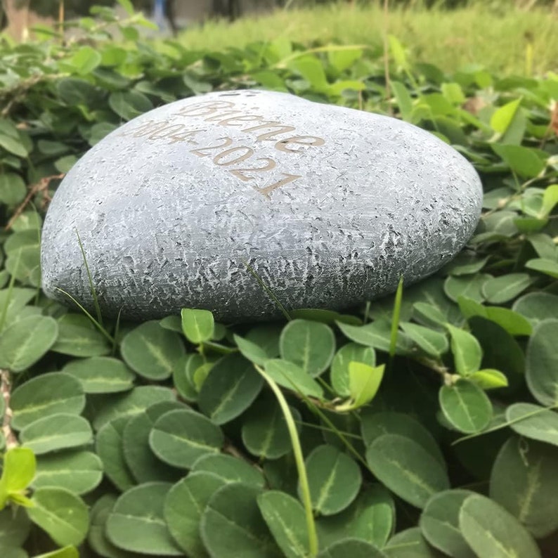 CMS Pet Memorial Stone, Heart-Shaped Grave Marker, Loss of Pet Gift